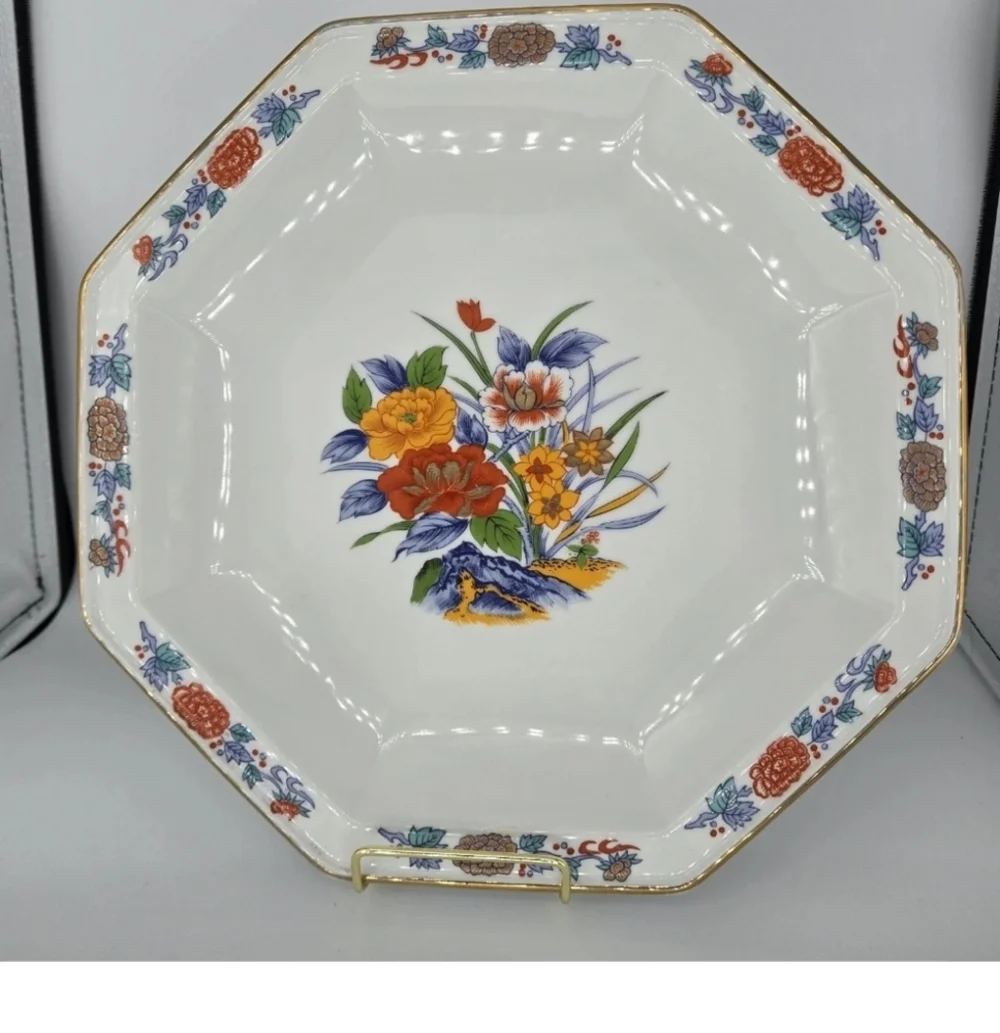 Japanese porcelain Arita Porcelain Deep Plate Handpainted Floral Motif Gold Rim